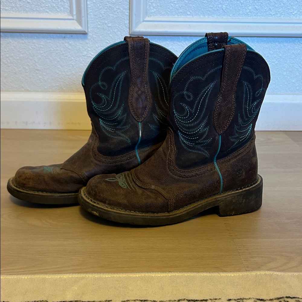 Women’s Ariat Fatbaby Heritage Dapper Brown and Blue Leather Western Boots